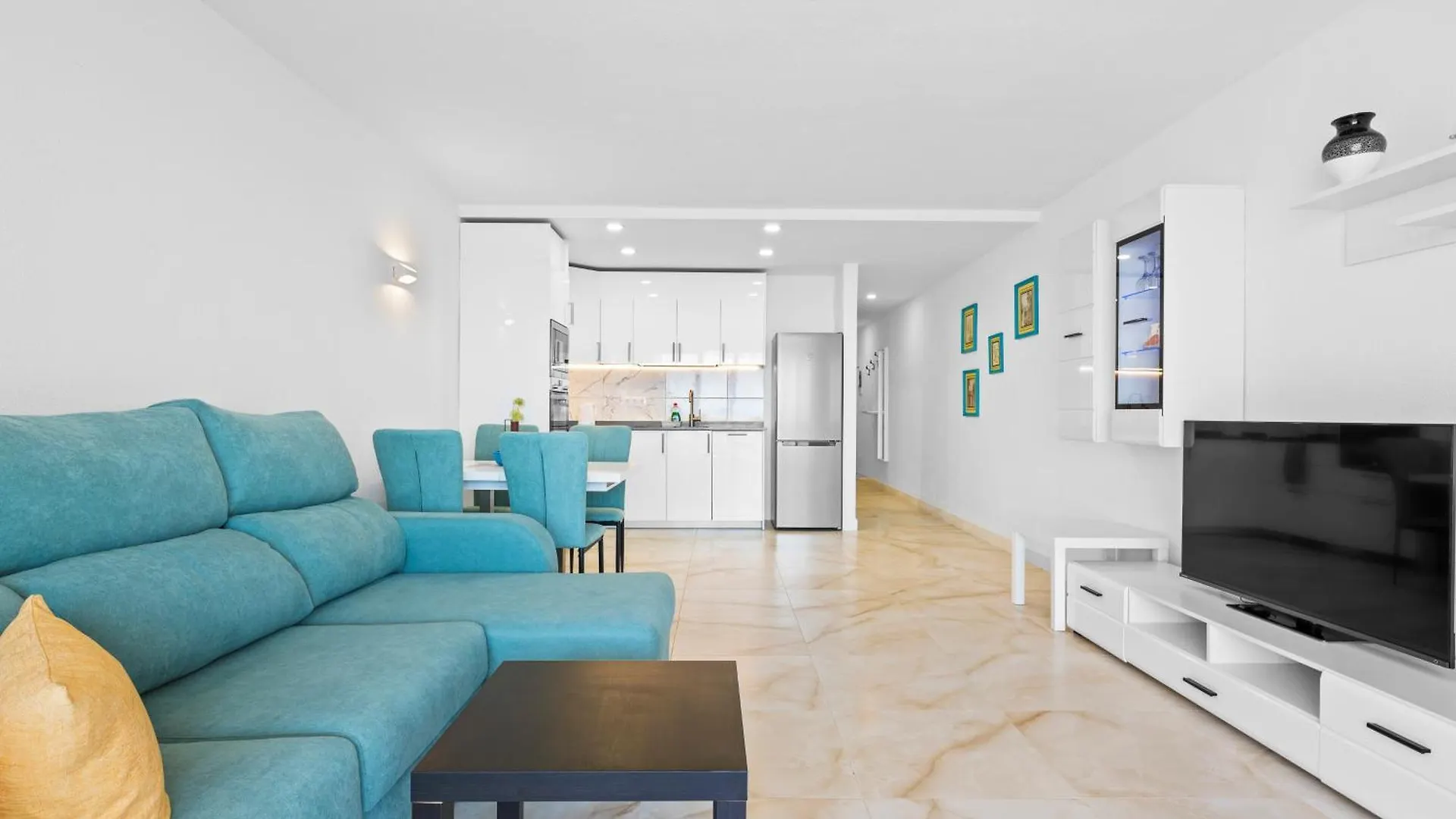 Neptuno Ocean View, Beach Line With Pool 圣地亚哥港 0*,  西班牙